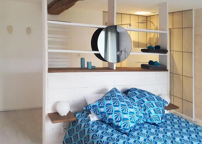 Le Canard Sur Le Dos